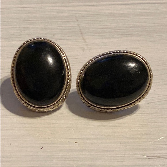 Black & silver oval stone post earrings - Picture 1 of 8